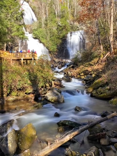 Anna Ruby Falls hiking in Northern Georgia