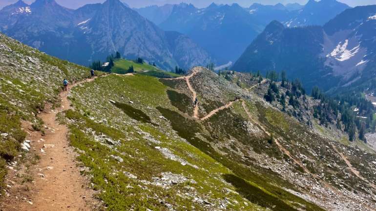 How to Hike the Stunning Maple Pass Loop in North Cascades NP